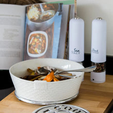 Lade das Bild in den Galerie-Viewer, Salzmühle Söl mit Beleuchtung - Rivièra Maison