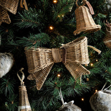 Lade das Bild in den Galerie-Viewer, Rustic Rattan Jacky Bow Tree Topper