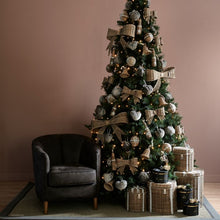 Lade das Bild in den Galerie-Viewer, Rustic Rattan Mini Christmas Wreath