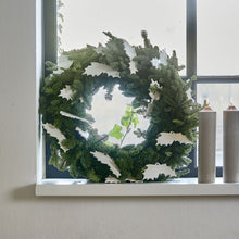 Lade das Bild in den Galerie-Viewer, Holly Branch Ornament