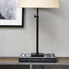 Lade das Bild in den Galerie-Viewer, Tischlampe Soho House

