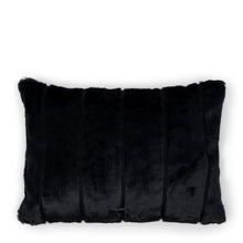 Lade das Bild in den Galerie-Viewer, Royal Faux Fur Pillow Cover 65x45

